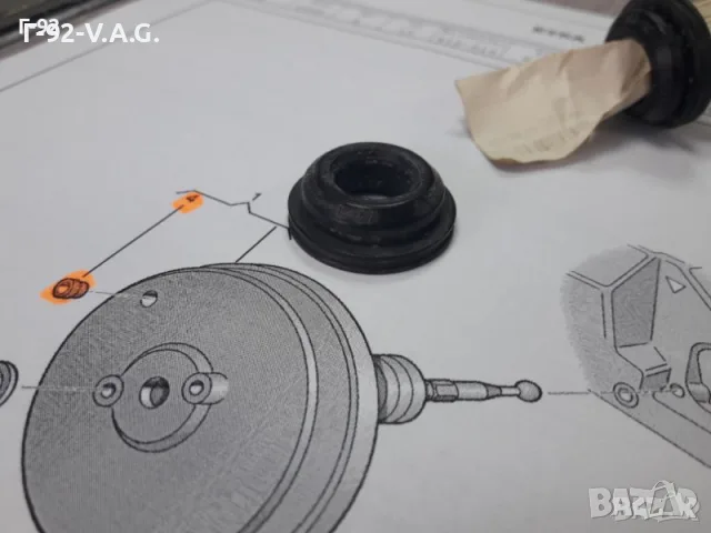 7P0612161**NEU**VAG**VW**AUDI **ВТУЛКА ЗА СЕРВО УСИЛВАТЕЛ **
