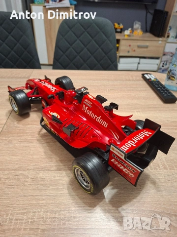 Болид Игрчка F1, снимка 2 - Коли, камиони, мотори, писти - 54874547