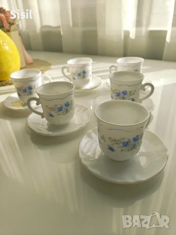 Ретро френски сервиз за кафе – Arcopal France (6 чаши с чинийки), десен сини цветя