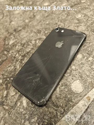IPhone 8 черен 64 GB счупено задно стъкло