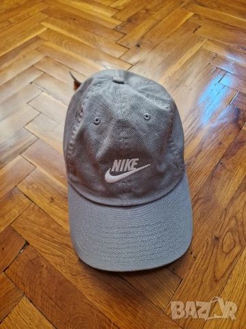 Страхотна мъжка шапка с козирка NIKE размер L / XL 