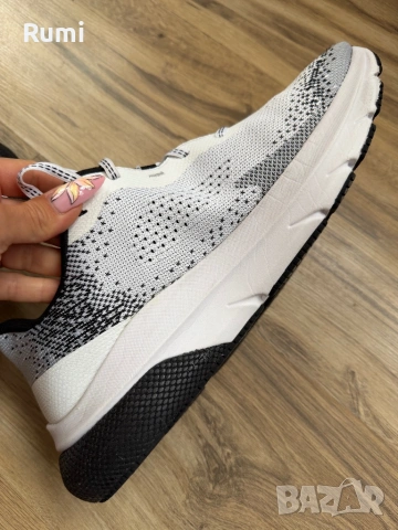 Оригинални мъжки маратонки Under Armour HOVR™  ! 46 н, снимка 5 - Маратонки - 54657644