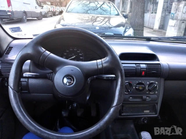 Opel Corsa 1.2 моноинжекция, 1994, снимка 8 - Автомобили и джипове - 54593004