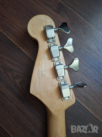 Бас китара Squier Bronco , снимка 4 - Китари - 54956750
