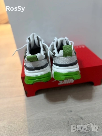Дамски Nike V2K , снимка 5 - Маратонки - 54543845