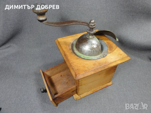 СТАРА РЕТРО ДЪРВЕНА МЕЛНИЦА ЗА КАФЕ РЪЧНА КАФЕМЕЛАЧКА KYM, снимка 2 - Антикварни и старинни предмети - 54712754