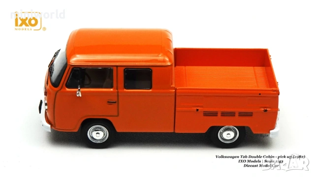 VW T2 DoKa Pritsche 1972 - мащаб 1:43 на ixo models моделът е нов в PVC дисплей-кейс, снимка 3 - Колекции - 52533290