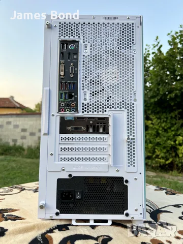 Геймърски компютър / i7 4790 / 16GB RAM / R9 390 8GB / SSD , снимка 10 - Геймърски - 55647108
