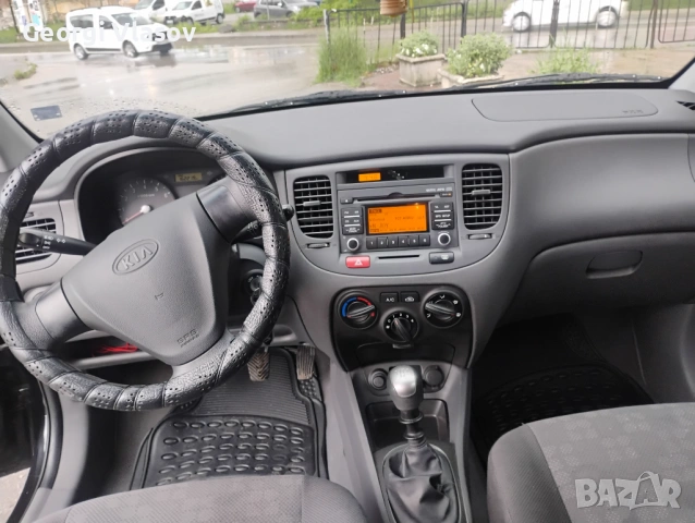 Киа Рио, снимка 4 - Автомобили и джипове - 54530200