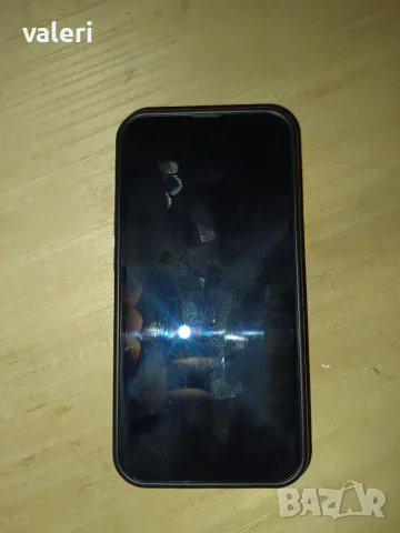 iPhone 13 с чупен гръб