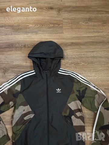 Оригинална мъжка ветровка ADIDAS Originals Camo Windbreaker Jacket , S размер, снимка 4 - Якета - 54641451