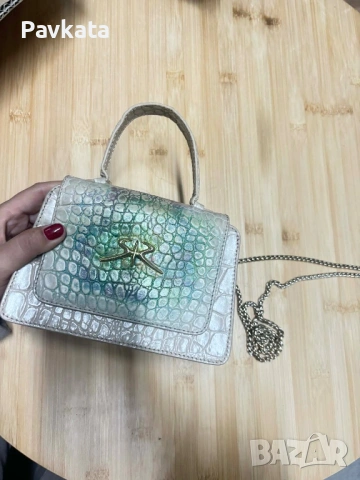 Дамски чанти има и оригинални 