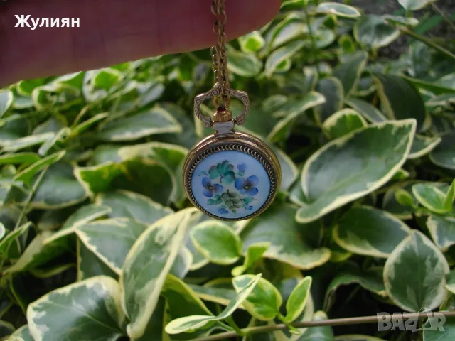 ПОЗЛАТЕН ДАМСКИ ДЖОБЕН ЧАСОВНИК ЧАЙКА МЕДАЛЬОН ПОРЦЕЛАН РУБИН , снимка 3 - Антикварни и старинни предмети - 54719446