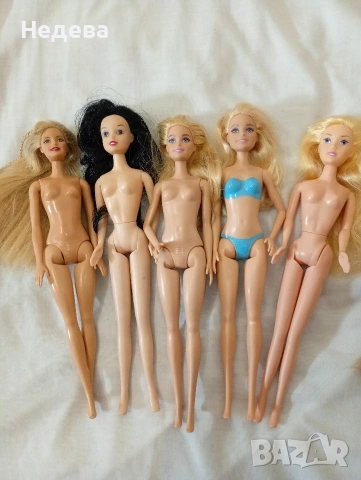 Подарявам кукли Barbie