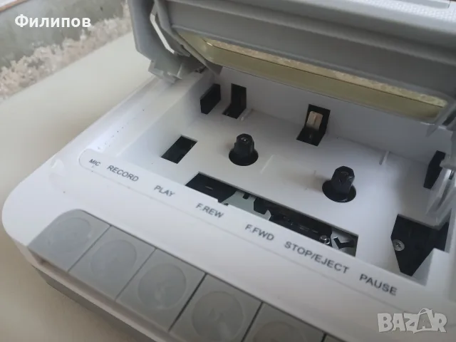 portable cassette player работи само на касета, снимка 3 - Радиокасетофони, транзистори - 55337834