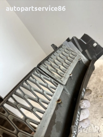 Предна дясна лайсна на решетка за Land Rover Range Rover 3.0D (2006), снимка 2 - Части - 54321370