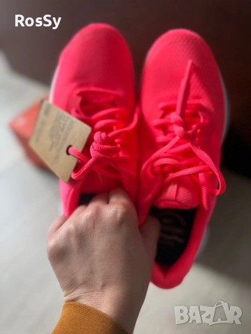 Дамски маратонки Nike Revolution 7, снимка 2 - Маратонки - 54607319