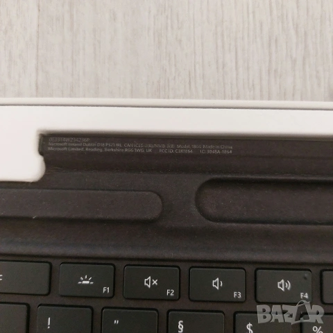Оригинална Клавиатура Microsoft Surface Pro Signature (Model 1864) – Alcantara, снимка 6 - Таблети - 54020985