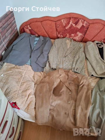 Продавам две мъжки сака 
