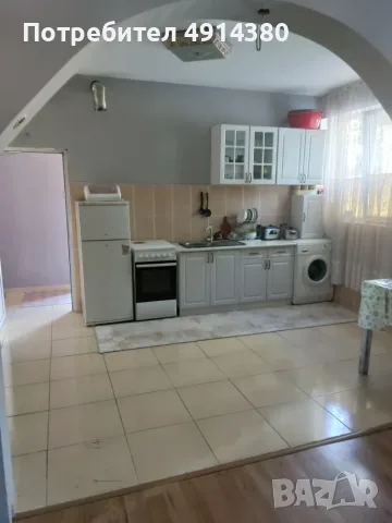 Продава се 3 етажна къща в центъра на Ракитово, снимка 9 - Къщи - 55609953