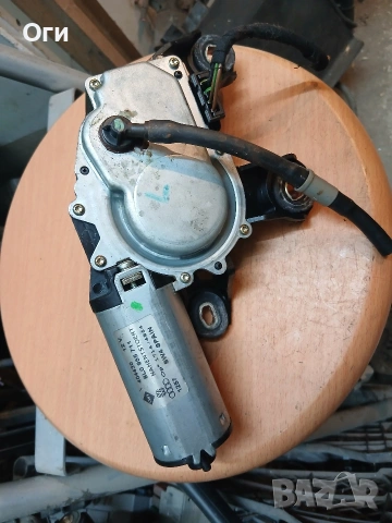Моторче задна чистачка за Ауди А3 96-02г. 8L0 955 711 / 8L0955711, снимка 2 - Части - 55164888
