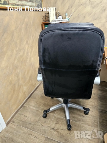 Директорски стол, снимка 4 - Столове за офис - 54997094