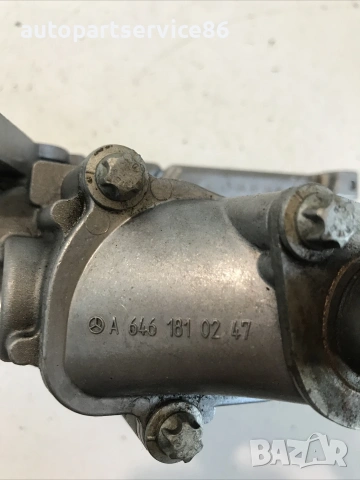 Маслена помпа за Mercedes Sprinter W906 2.2 CDI (06-2011) 6111810201, снимка 2 - Части - 55262526