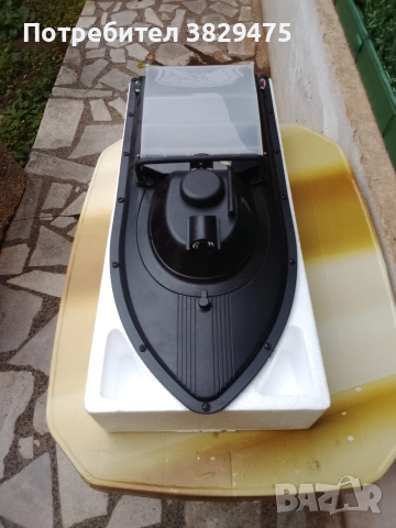 Продавам нова лодка за захранка+сонар.Цена 250евро., снимка 3 - Стръв и захранки - 54986919