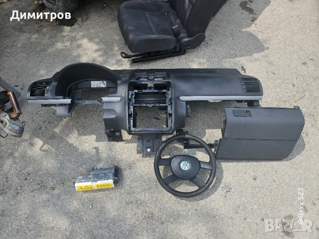 Арматурно табло за VW Touran + еърбъци ,от 2003 до 2010 година .