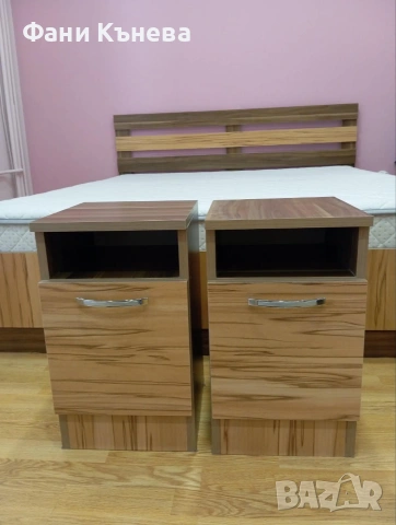Спалня с матрак и две нощни шкафчета