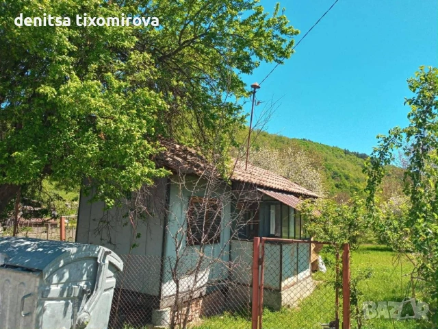 ПРОДАВА СЕ 