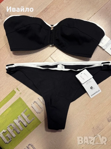 Чисто нов марков бански Chantelle – модел Bandeau с бял кант