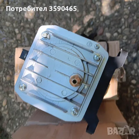 Нов професионален въздушен компресор Aquaworld ACO-4000 за езера и аквариуми, снимка 5 - Оборудване за аквариуми - 55499005