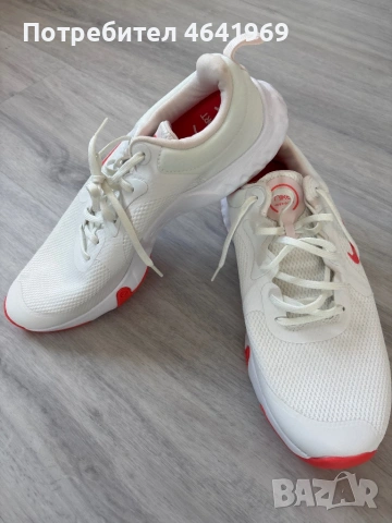 Дамски маратонки Nike, снимка 2 - Маратонки - 54561011