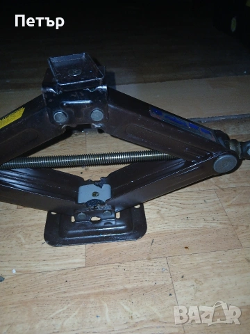 Оргинален крик тойота хйачи бус , снимка 10 - Аксесоари и консумативи - 54076543