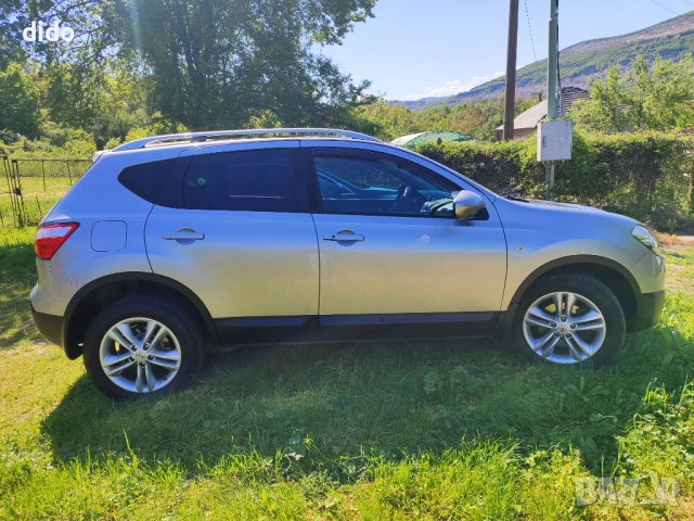 Nissan Quashqai 2.0, снимка 9 - Автомобили и джипове - 54503797