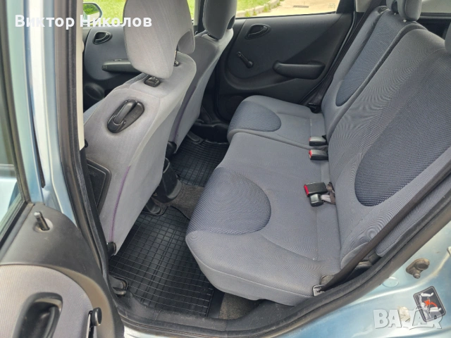 Honda Jazz 1.2i, 2006 г. Климатик / Бензин / Обслужена, снимка 9 - Автомобили и джипове - 54467008