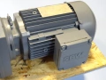 мотор редуктор SEW-EURODRIVE RF37DT80N4 Helical Gear Box Motor 0.75kW, снимка 3