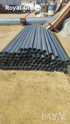 Поцинковани тръби - колове за ограда със 3 дупки двустранно. 
Дължина 2 м
Дебелина 2 мм
Ф - 4.1 см
, снимка 7 - Огради и мрежи - 54161585