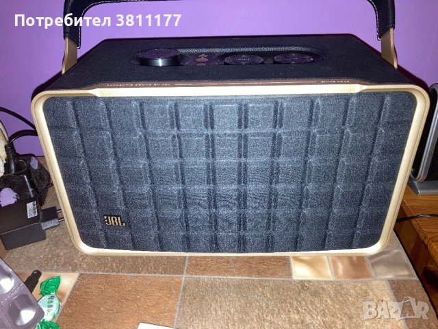 JBL Authentics 300