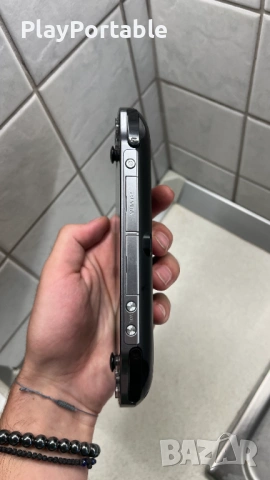 Modded PS Vita PCH-1100 Complete in Box 128GB/256GB with games, снимка 10 - PlayStation конзоли - 54384184