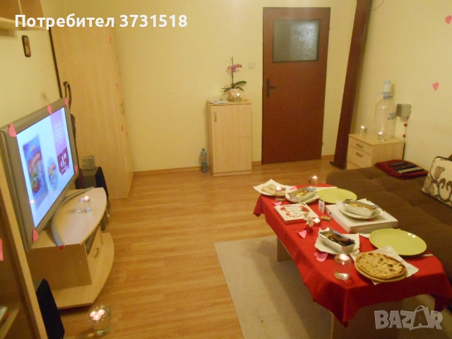 обзавеждане за всекидневна гардероб,етажерка,тв маса,4 отделни секции и маса, снимка 3 - Секции и витрини - 54755224