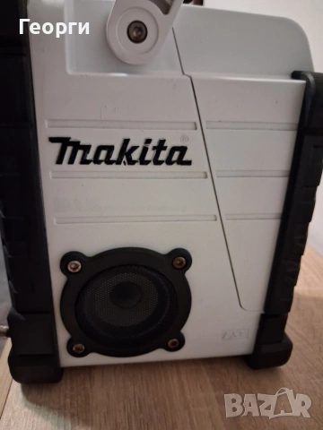 Радио + зарядно Makita , снимка 5 - Радиокасетофони, транзистори - 54858561