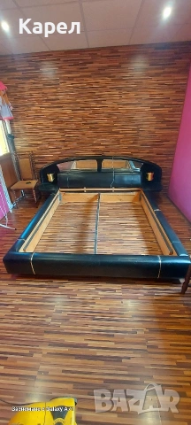 Продавам кожена спалня с матрак, снимка 4 - Спални и легла - 54080973