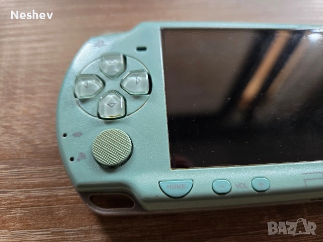 PSP 2000 Limited Mint Green, снимка 7 - PlayStation конзоли - 54128235