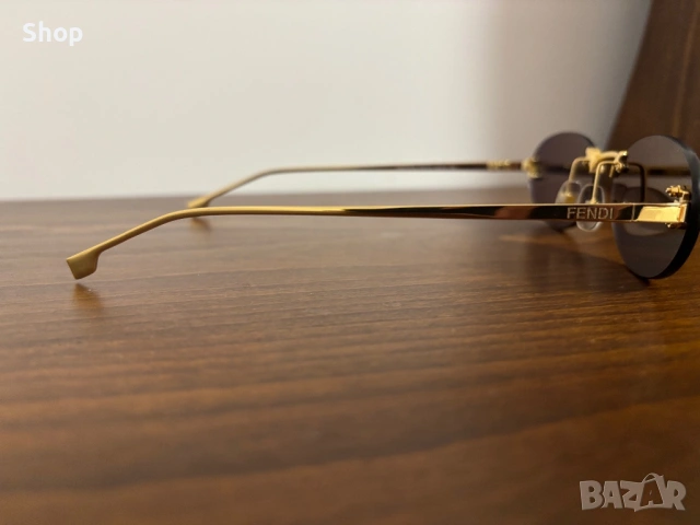 Слънчеви очила на Fendi , снимка 6 - Слънчеви и диоптрични очила - 52960170