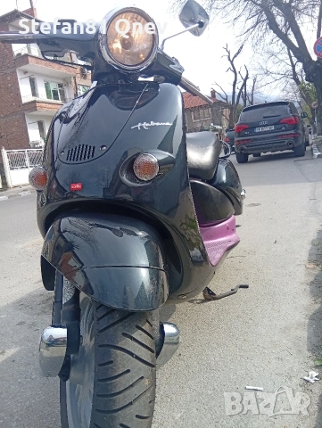 Хубав скутер Априлия 50 