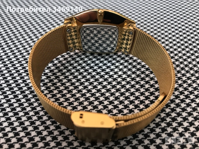 ПРОДАВАМ МАРКОВ ДАМСКИ ЧАСОВНИК, снимка 2 - Дамски - 54190091