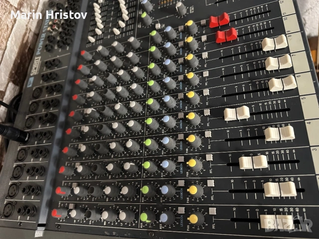Миксер с усилвател SoundCraft SPIRIT 2x400v, снимка 3 - Ресийвъри, усилватели, смесителни пултове - 54948247