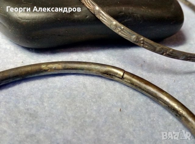 Лот СТАРИННИ СРЕБЪРНИ БИЖУТА - ТОРКВА ГРИВНА с ОРНАМЕНТИ и ФИНА ВЕРИЖКА Висока Проба СРЕБРО 13,8гр., снимка 5 - Антикварни и старинни предмети - 54714920